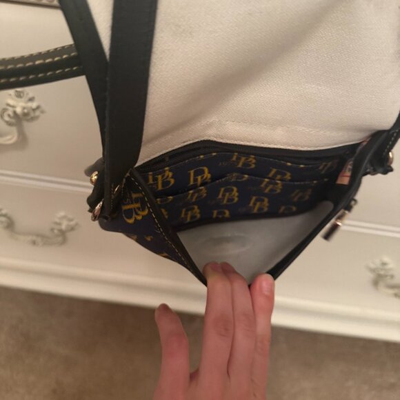 Dooney & Bourke crossbody purse - Picture 9 of 9
